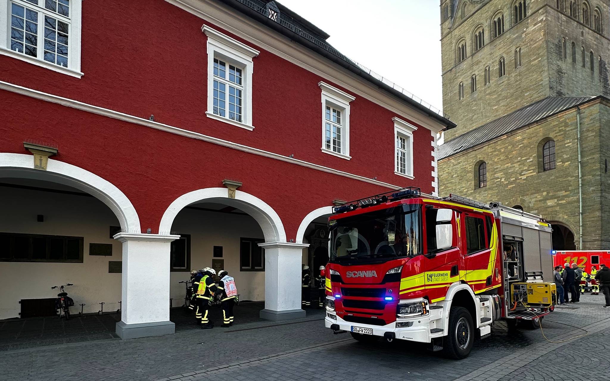 Brand im Soester Rathaus: 120 Mitarbeiter evakuiert
