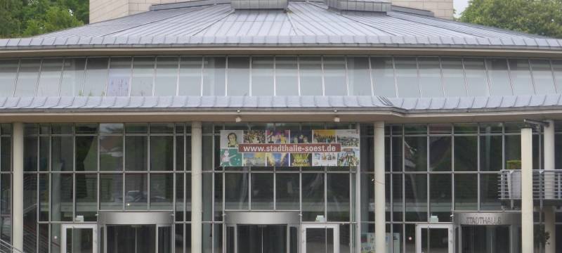 Neue Stühle in Soester Stadthalle