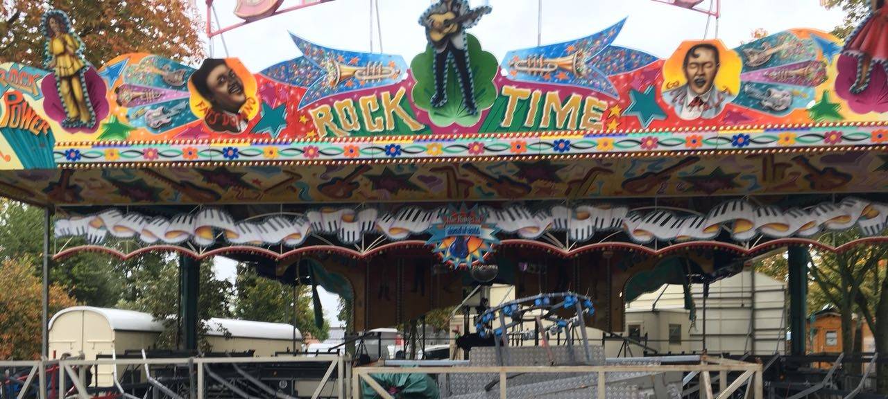 Aufbau der Gösselkirmes in Geseke beginnt