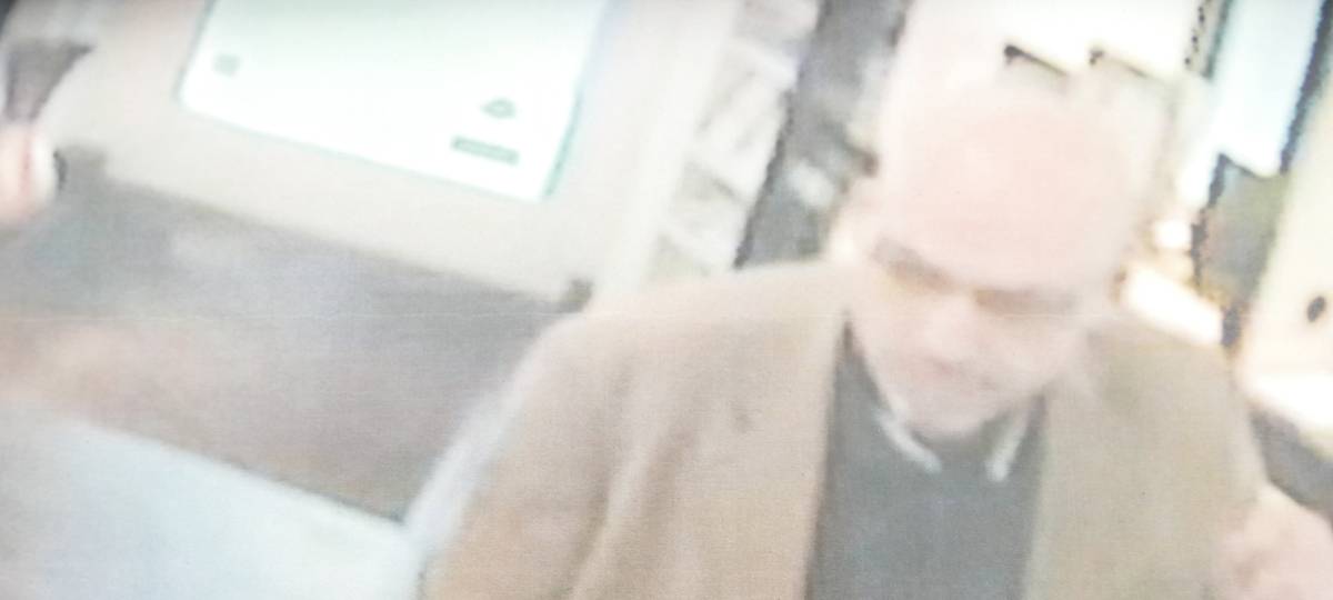 Nach Raub auf Juwelier - Polizei veröffentlicht Fotos