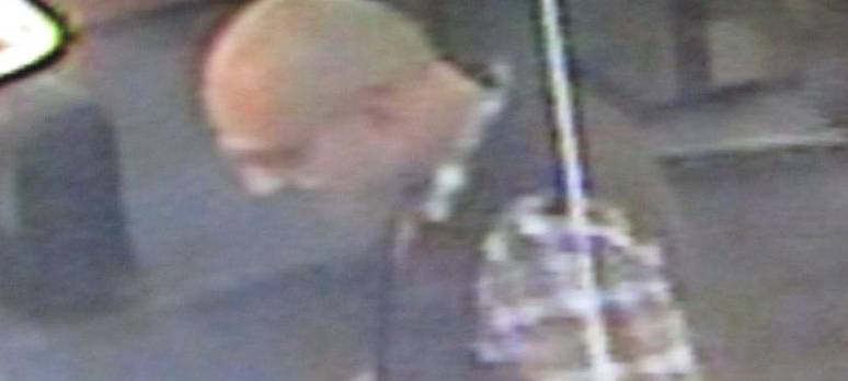 Nach Raub auf Juwelier - Polizei veröffentlicht Fotos