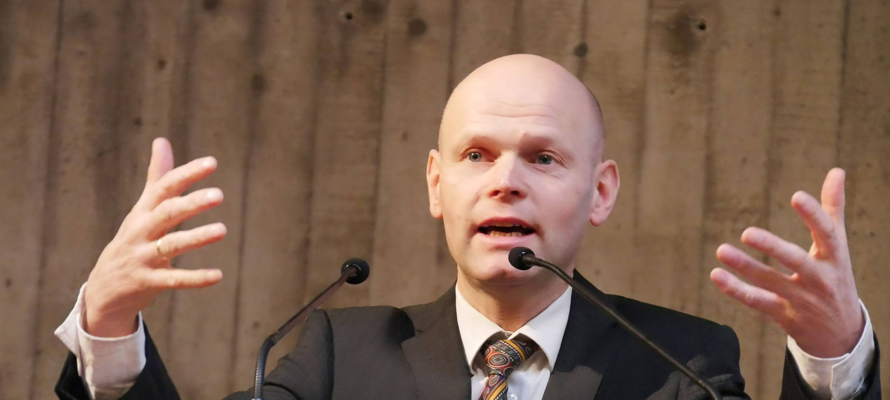 Außenseiter gewinnt Wahl zum Superintendenten