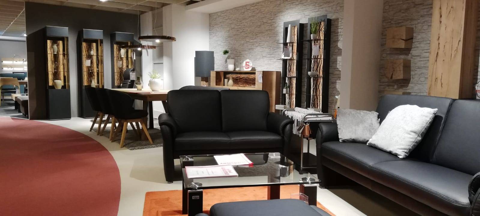 Viel los in den Möbelhäusern