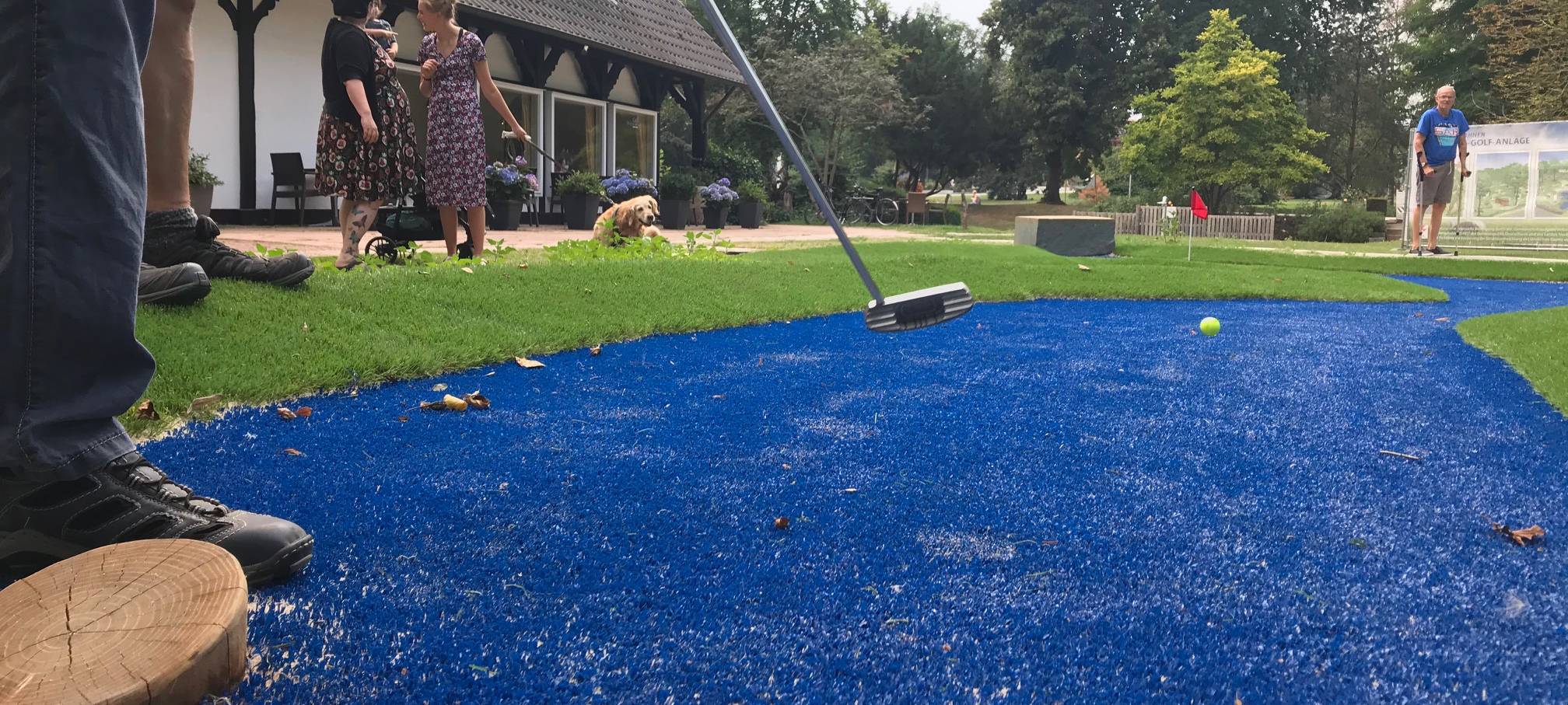 An die Golfschläger, fertig, los!