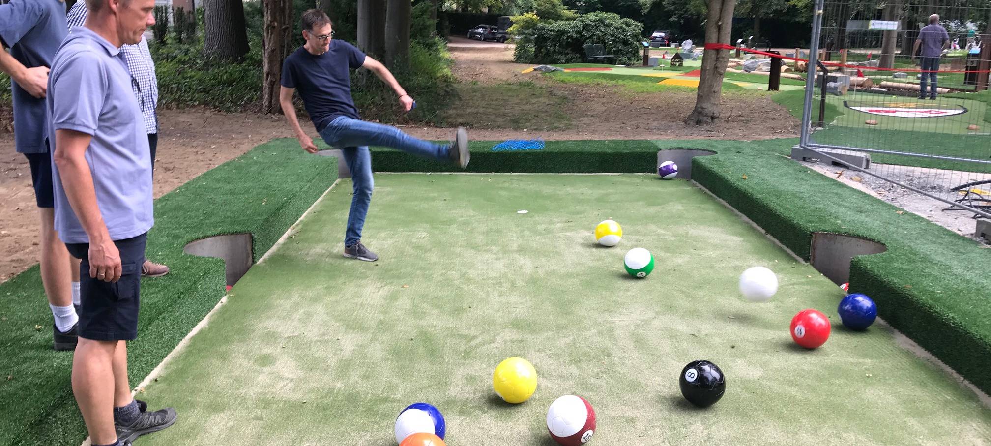 An die Golfschläger, fertig, los!