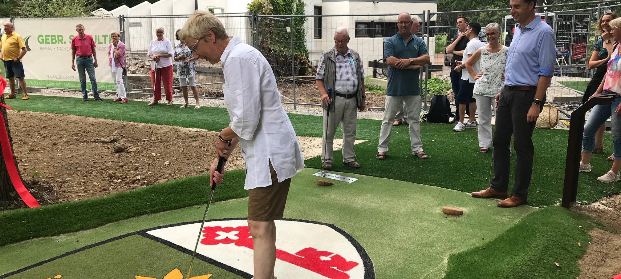 An die Golfschläger, fertig, los!