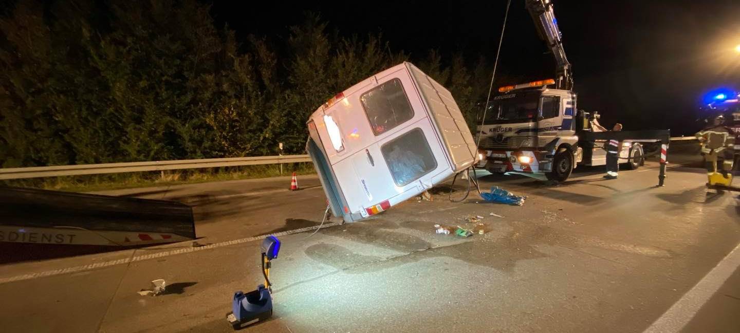 A44: Unfall geht glimpflich aus