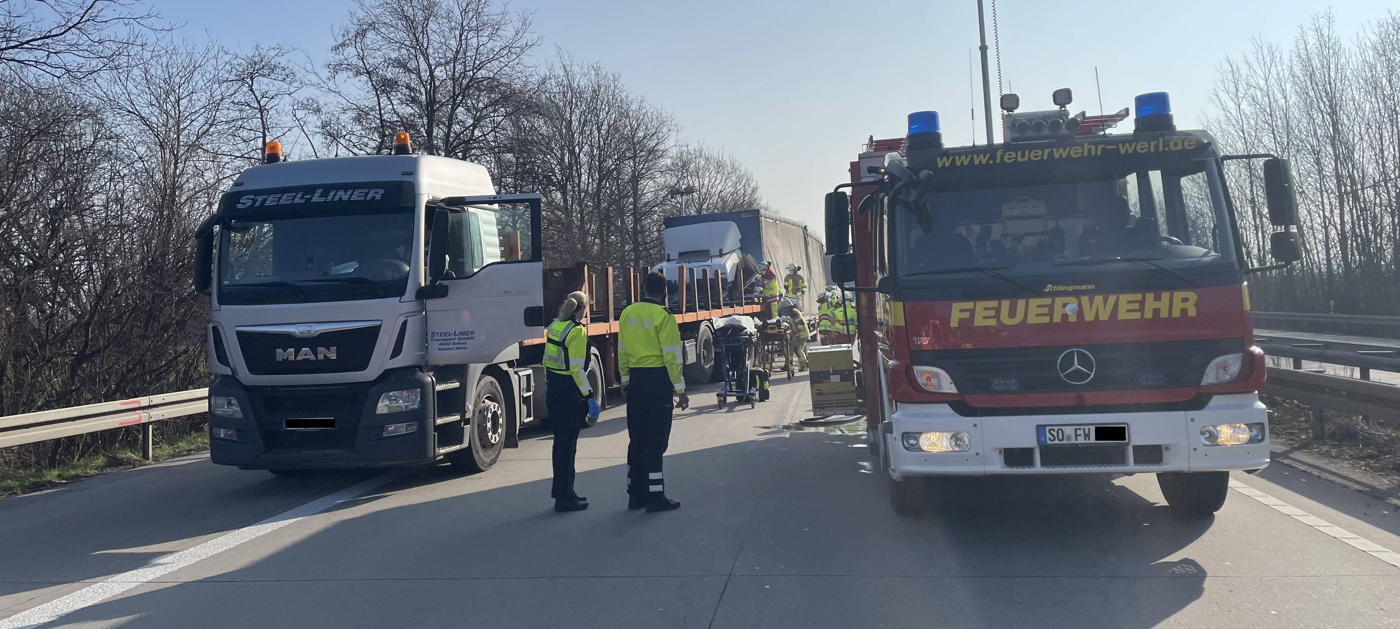 LKW-Unfall sorgt für Vollsperrung der A 44