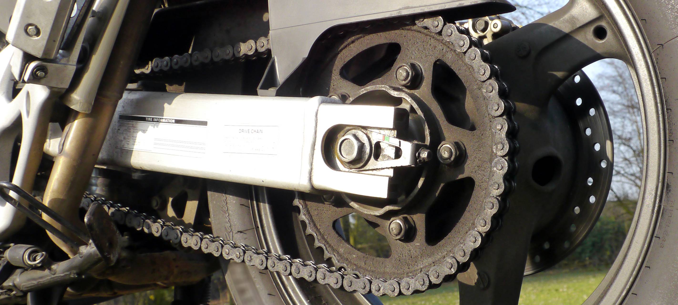 Roller- und Motorradfahrer verletzten sich schwer