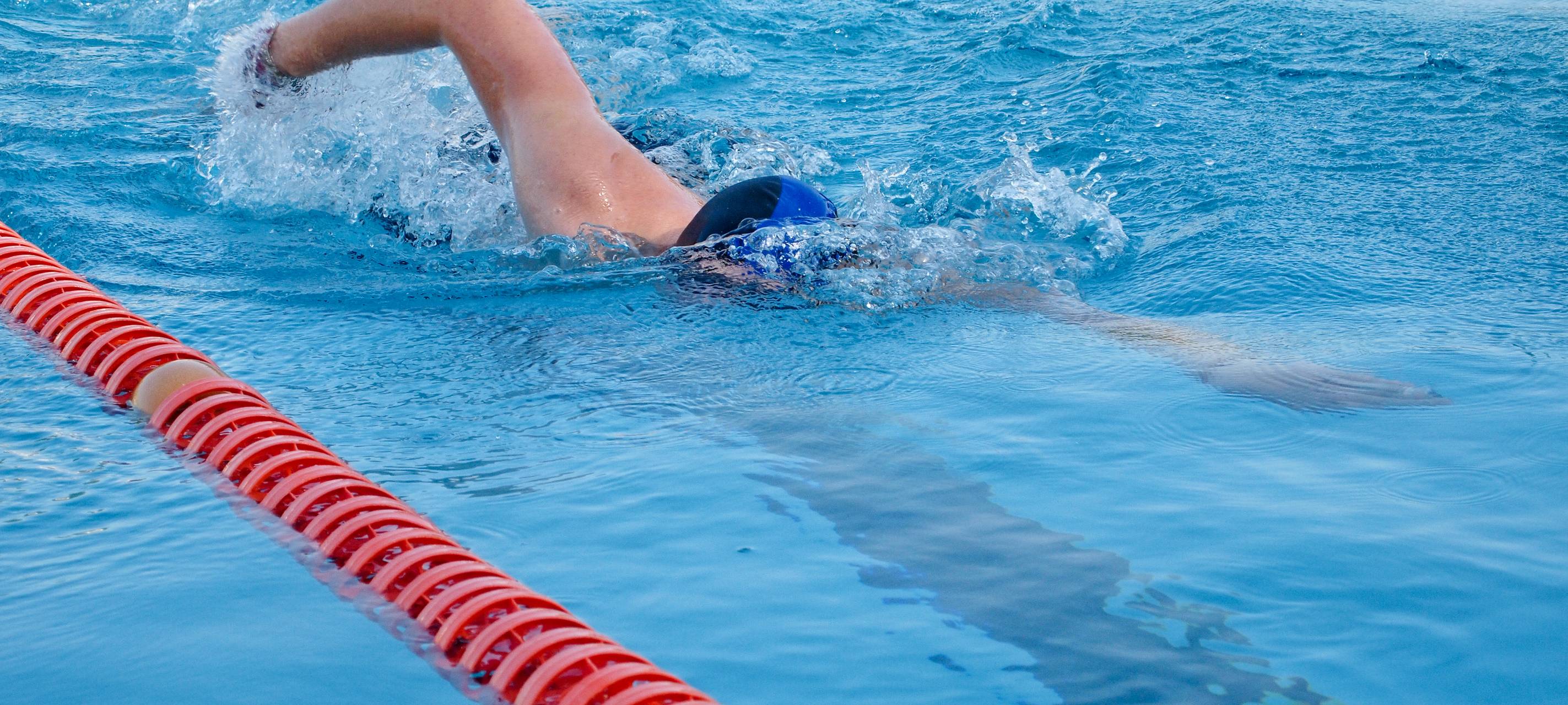 VHS Soest: Schwimmdozenten gesucht