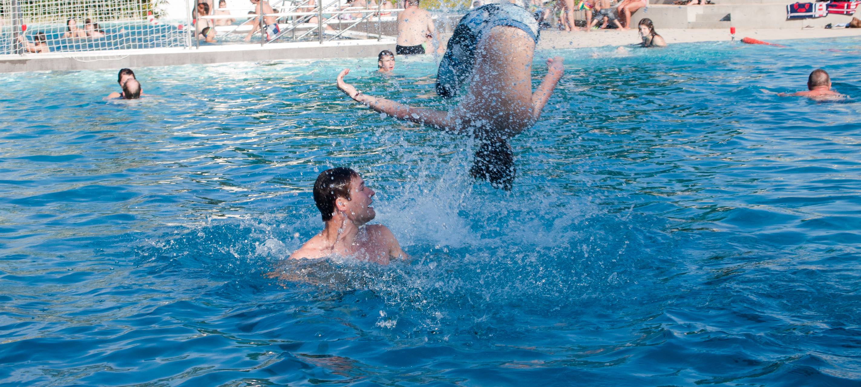 Schwimmbäder bereiten sich auf Sommerferien vor