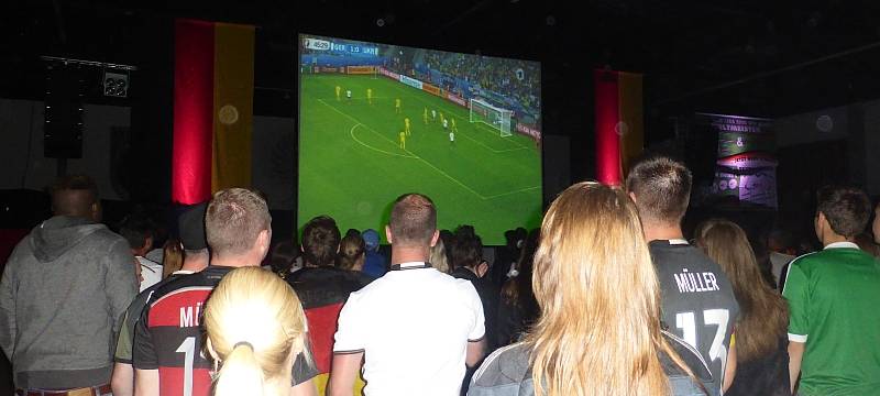 Geseke: Public Viewing mit 1000 Menschen