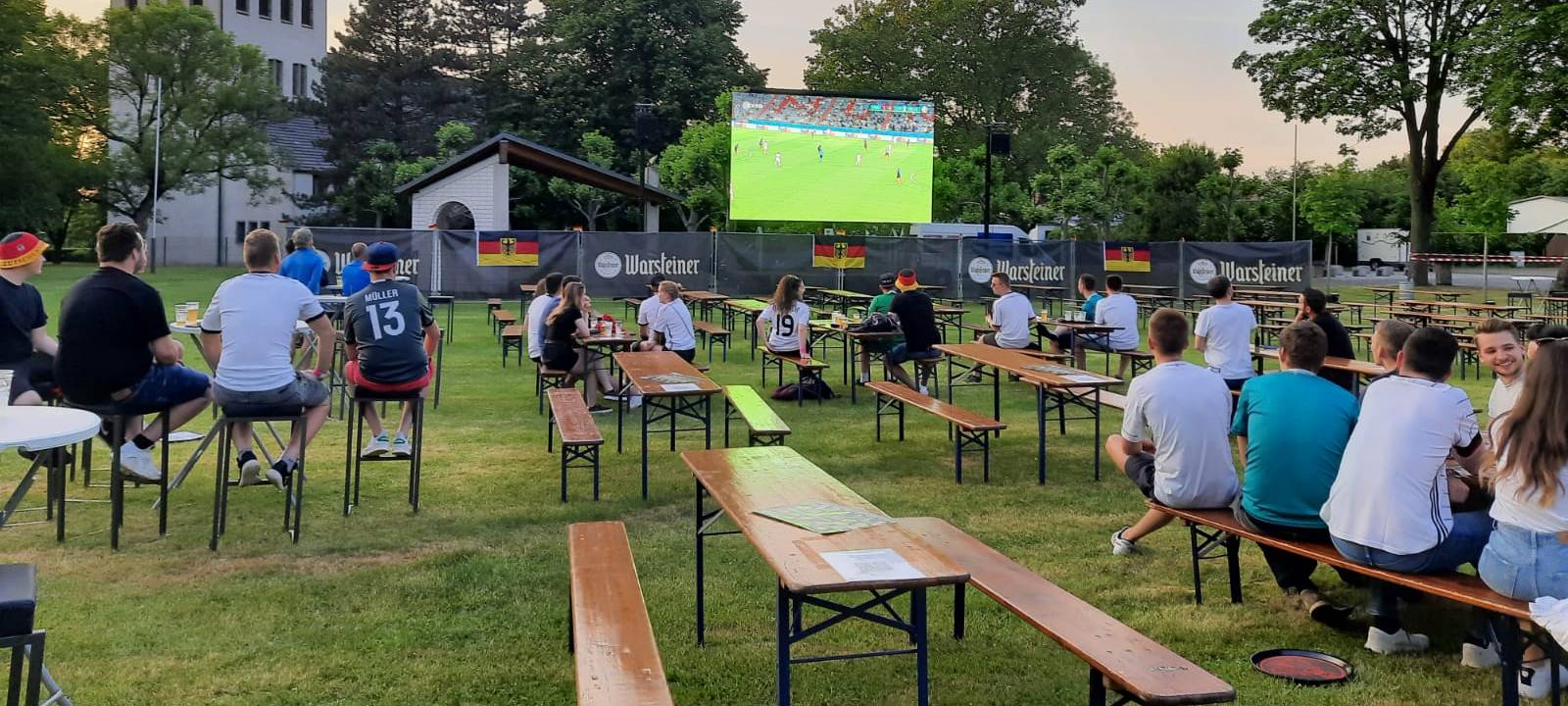 Gute Stimmung auf der Fanmeile in Geseke