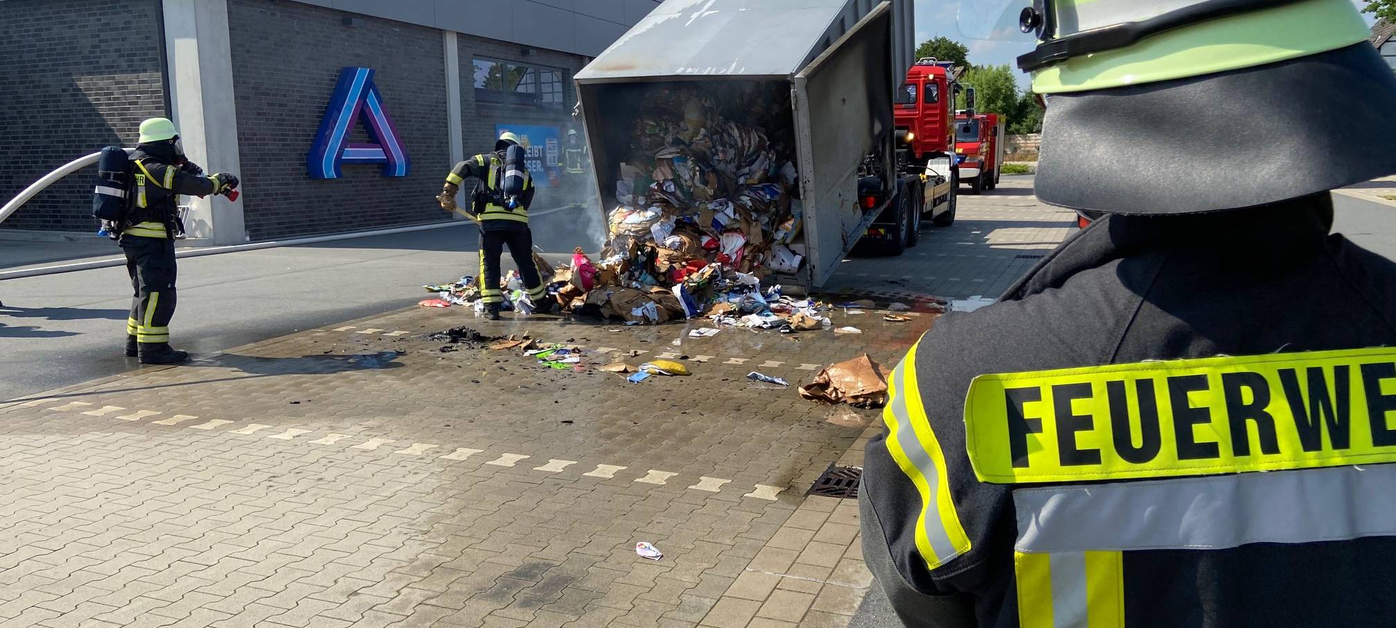 Containerbrand in Oestinghausen - Supermarkt evakuiert
