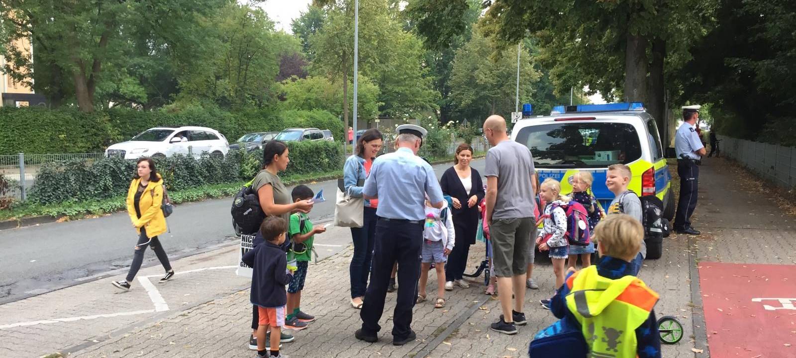 Erstklässler sollen Schulweg üben