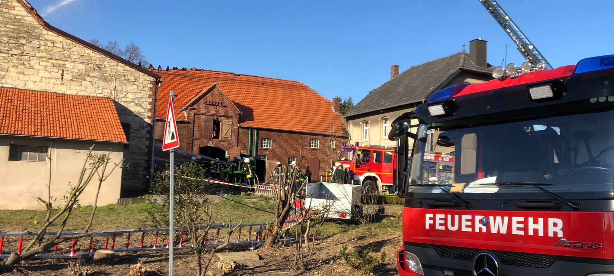 Scheunenbrand bei Warstein- Möhnestraße gesperrt