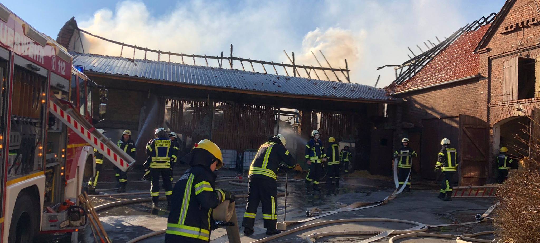 Scheunenbrand bei Warstein- Möhnestraße gesperrt