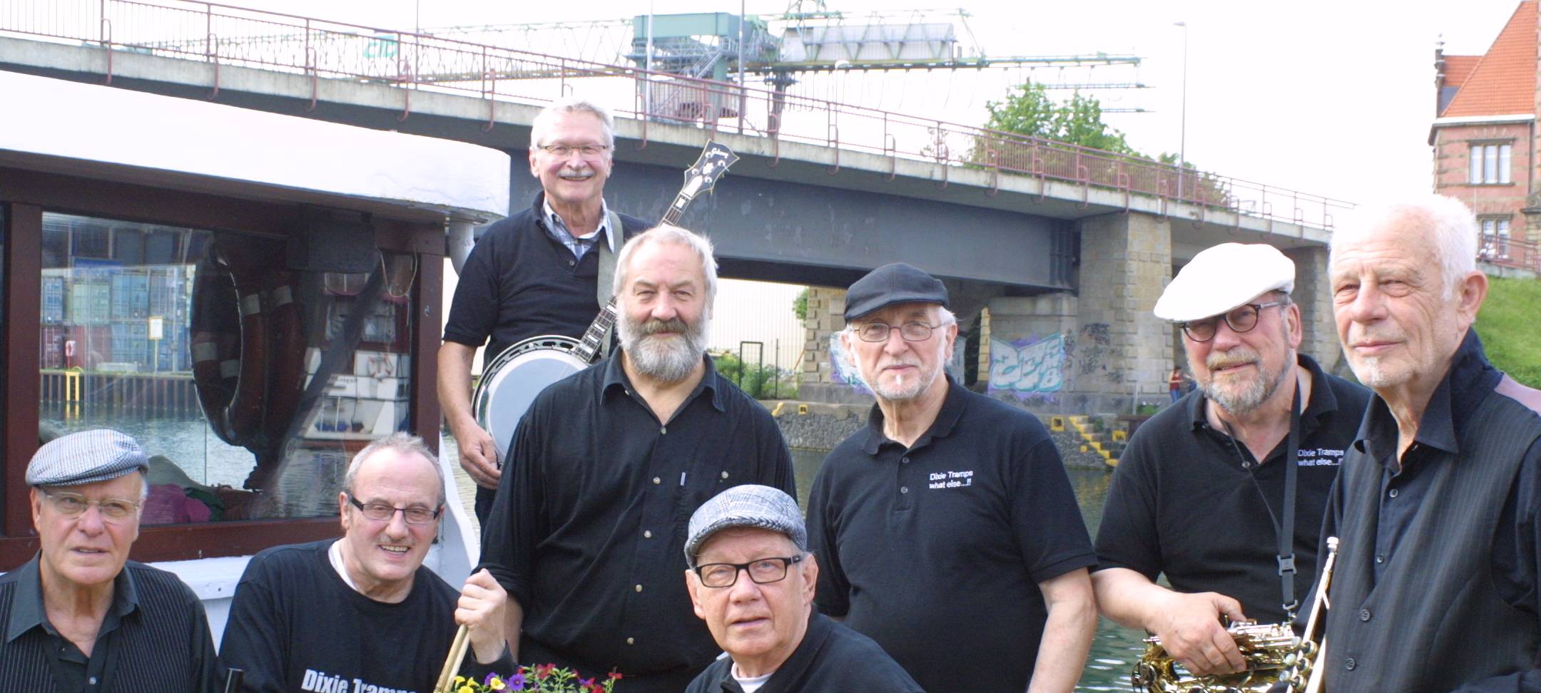 SCHÖNE TÖNE LIVE präsentiert die DIXIE TRAMPS