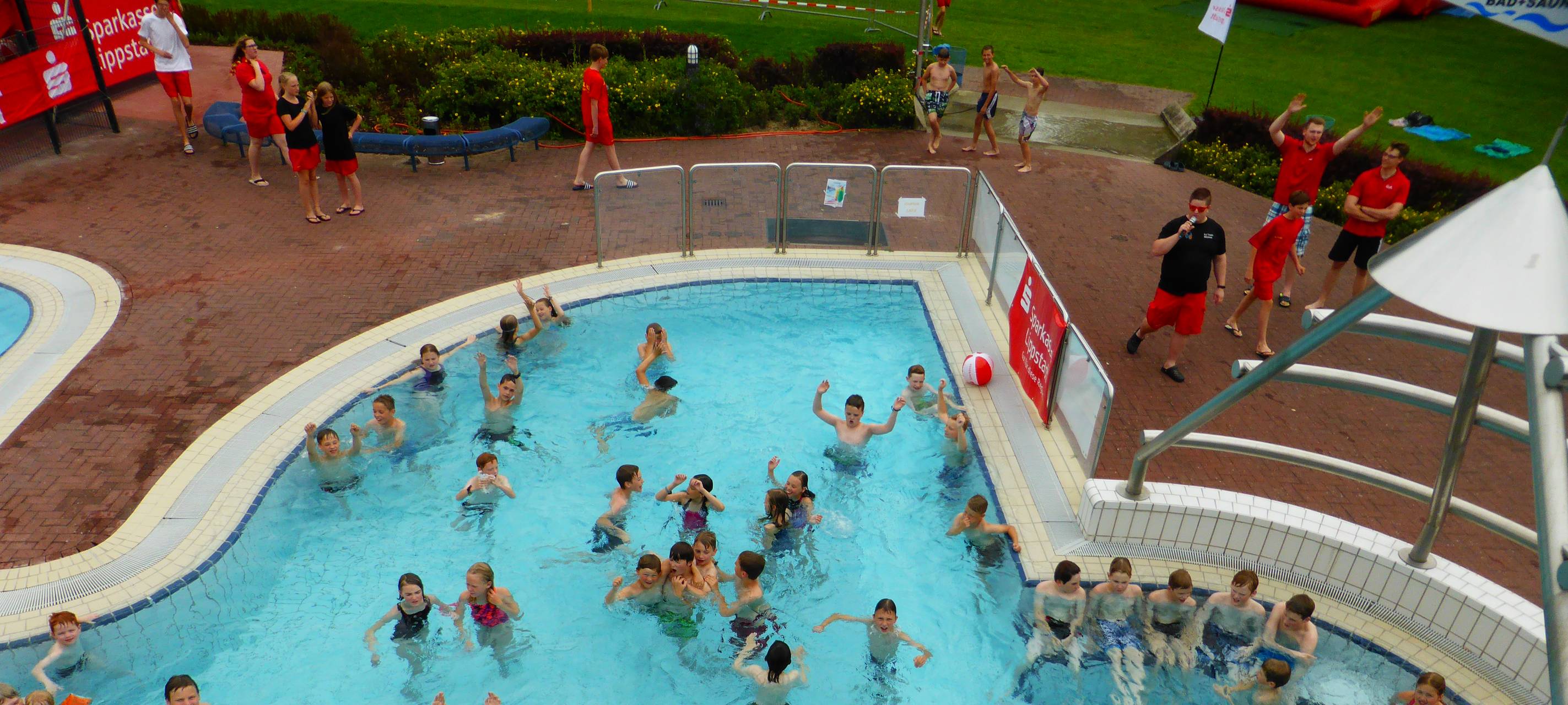 Freiwillige für Videodreh im Warsteiner Allwetterbad gesucht