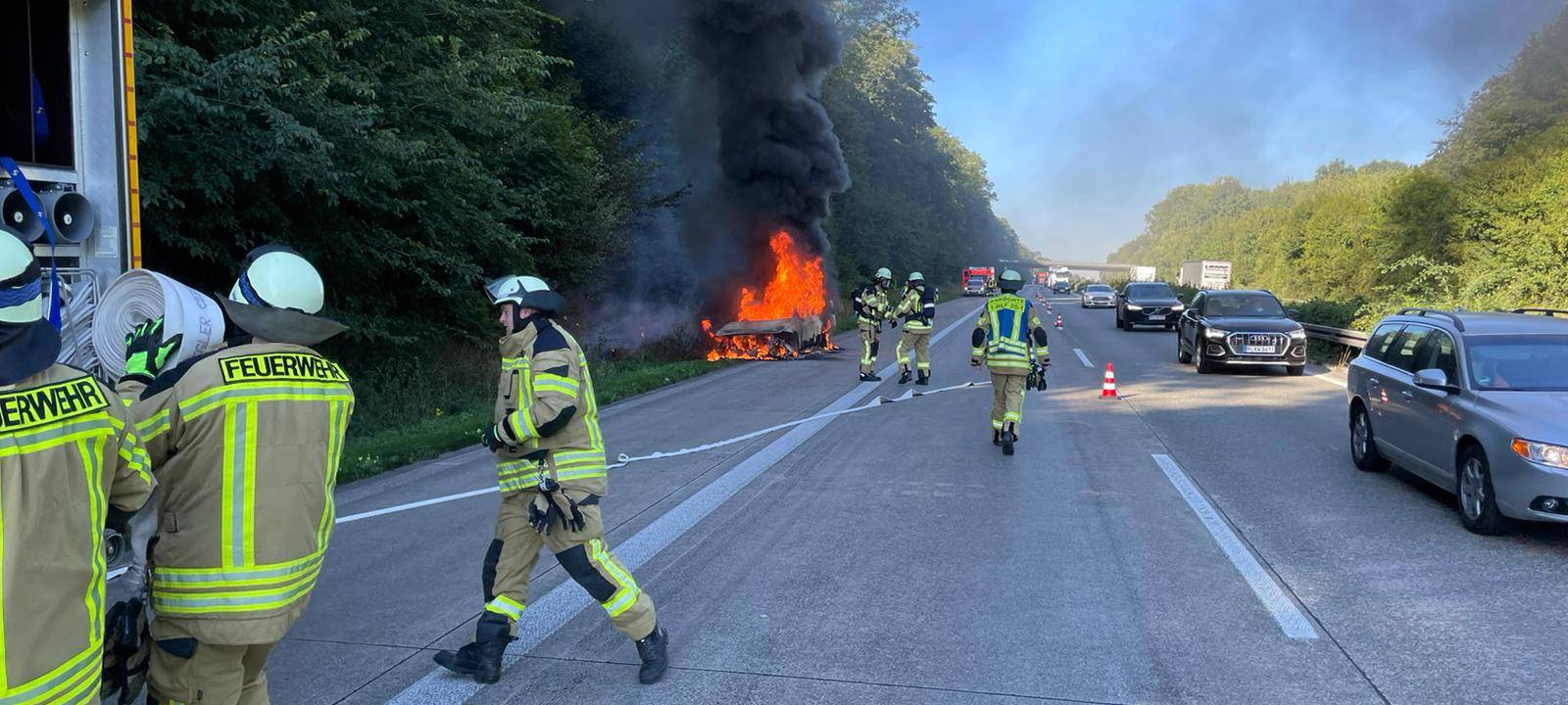 Pkw brannte auf der A44 bei Anröchte
