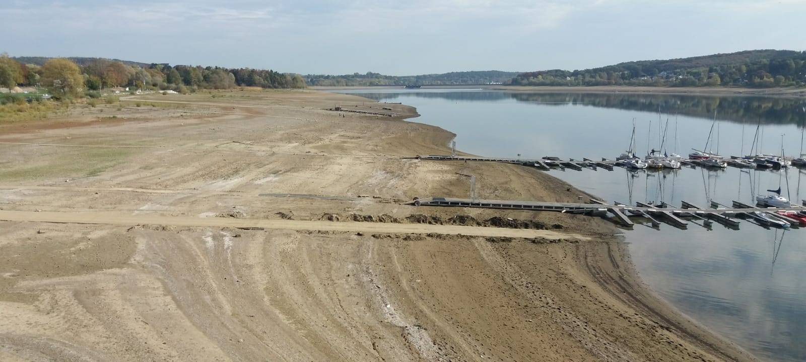Wenig Wasser auf der einen, viel Wasser auf der anderen Seite