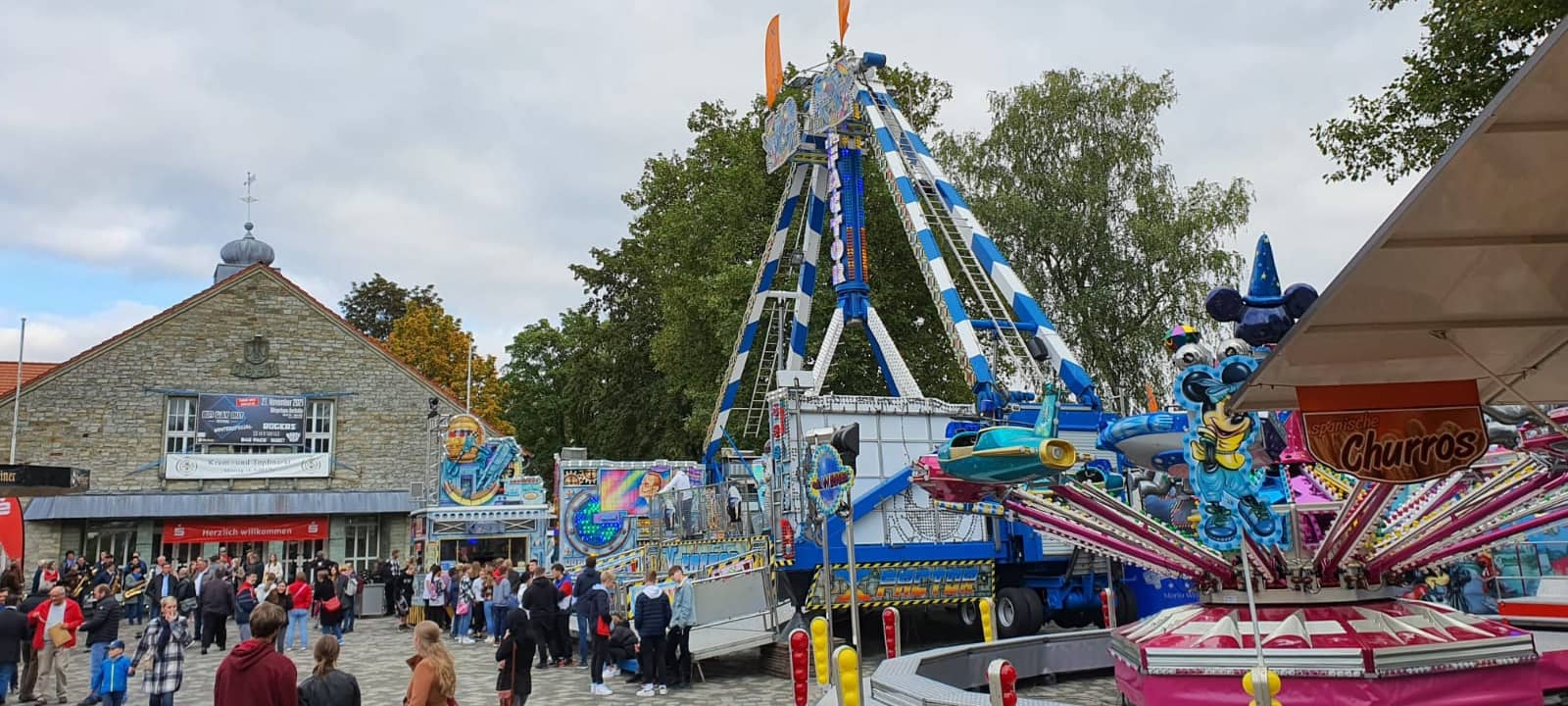 Buntes Treiben auf der Anröchter Herbstkirmes.