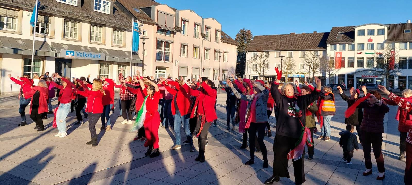 "one billion rising"-Demos auch im Kreis Soest