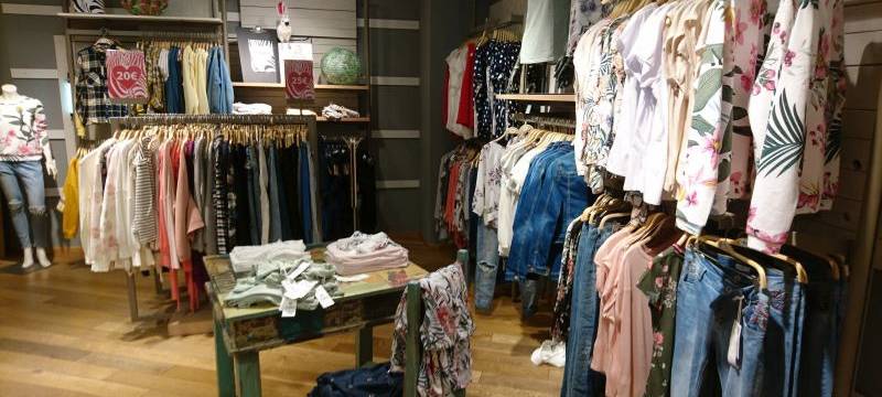 Die Frühlingsmode kommt in die Geschäfte im Kreis Soest.