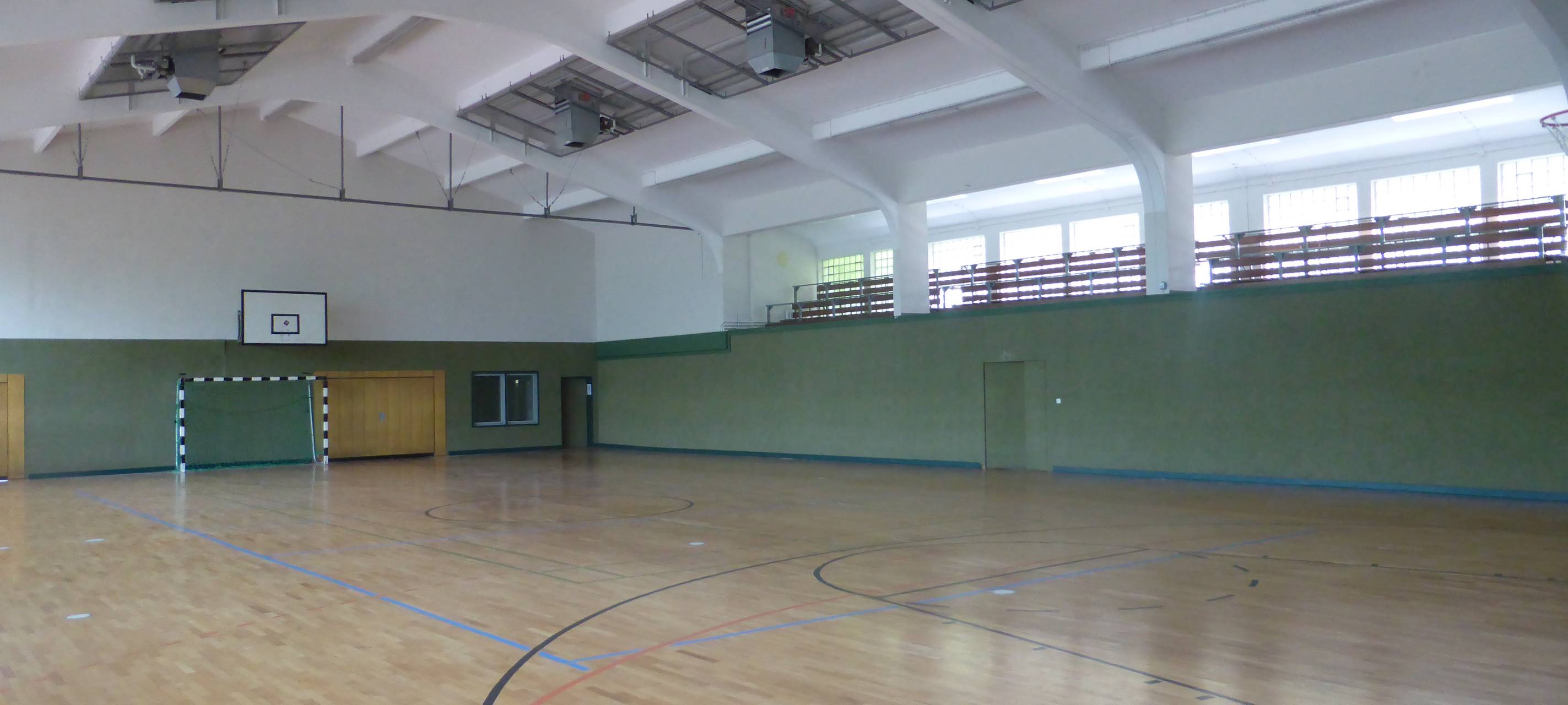 Ob es an vielen leeren Turnhallen liegt?