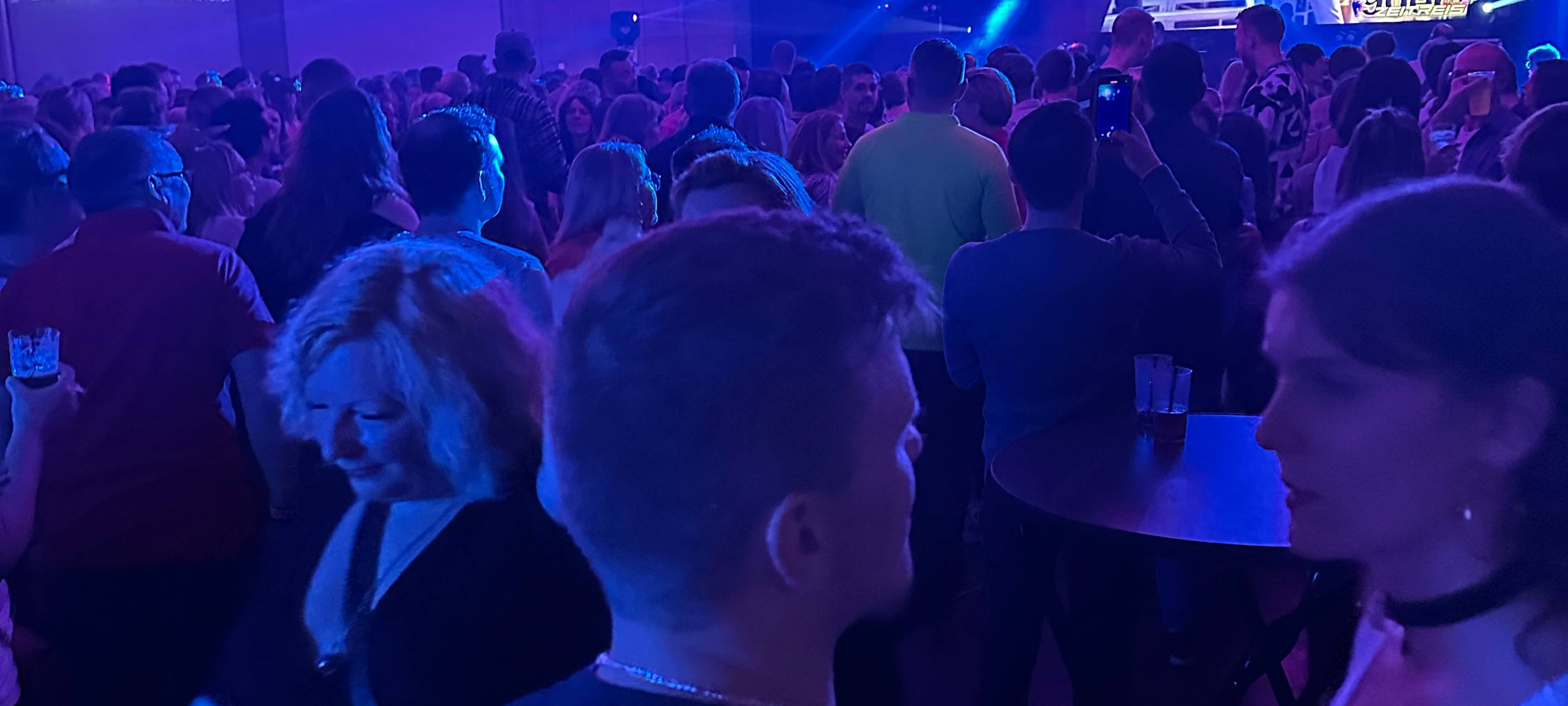 90er Jahre Party - bomben Stimmung in der Stadthalle!