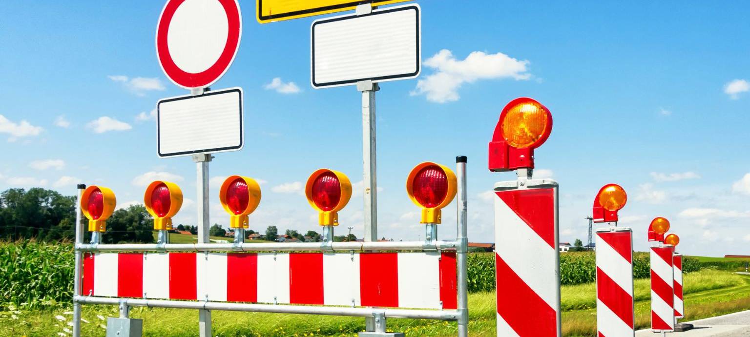 Straßensperrung in Soest und Parkplatzsperrung auf der A445