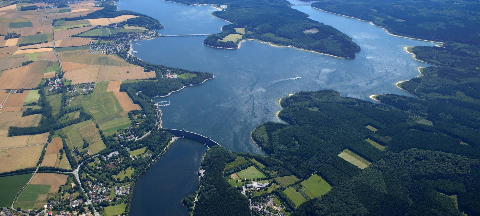 Der Möhnesee von oben.