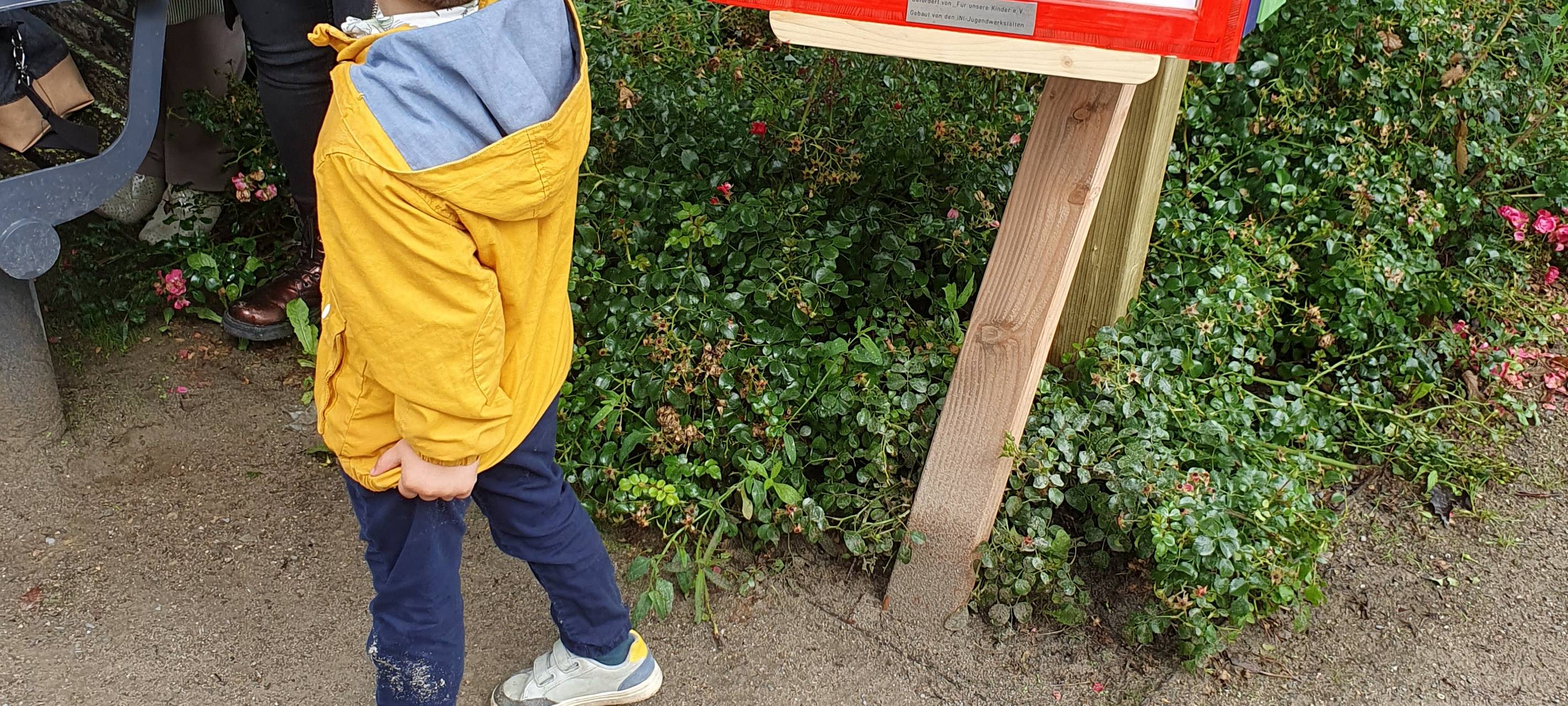 "WortOrte": Die neuen Kinderbücherkästen in Lippstadt, hier der Kasten im Postpark.