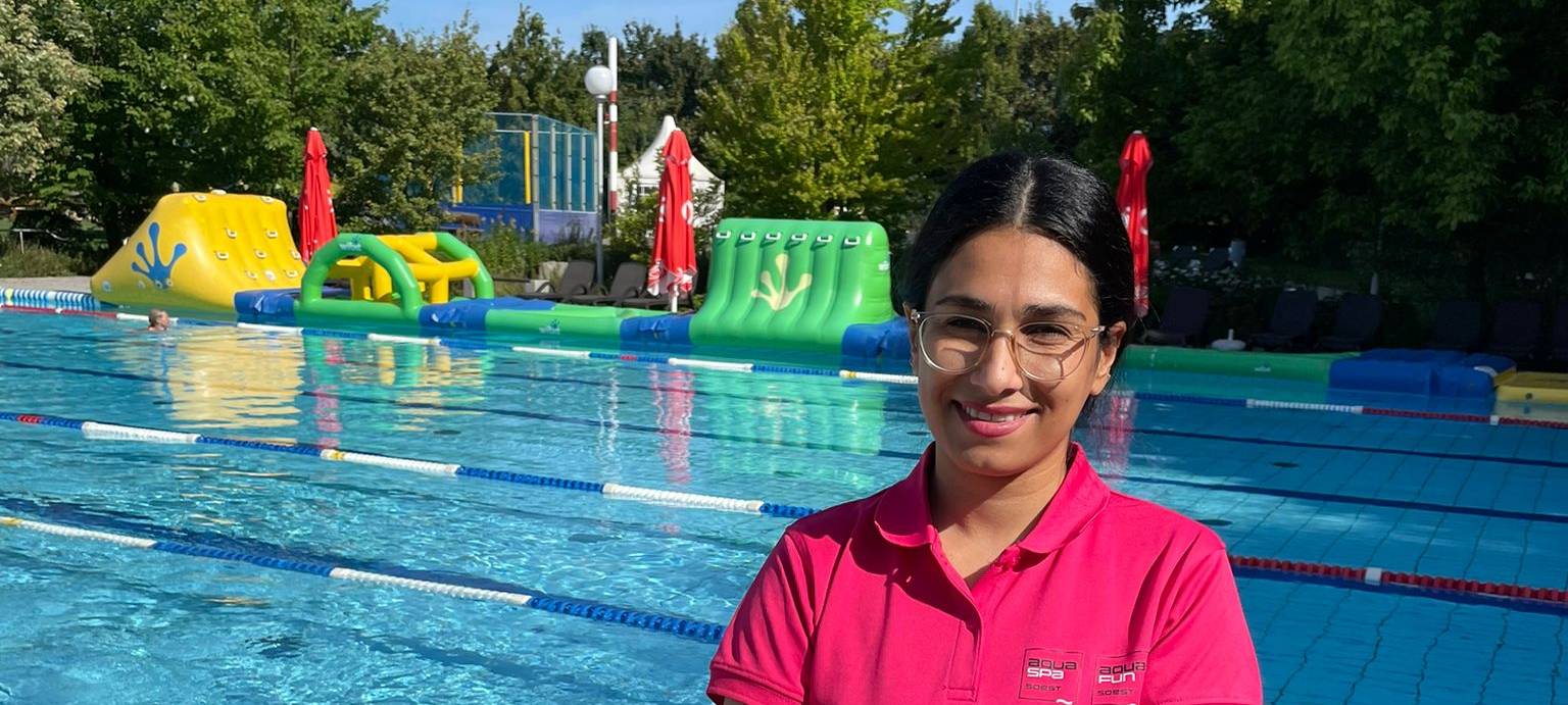 Hobby zum Beruf gemacht: Parastoo wird Schimmmeisterin in Soest