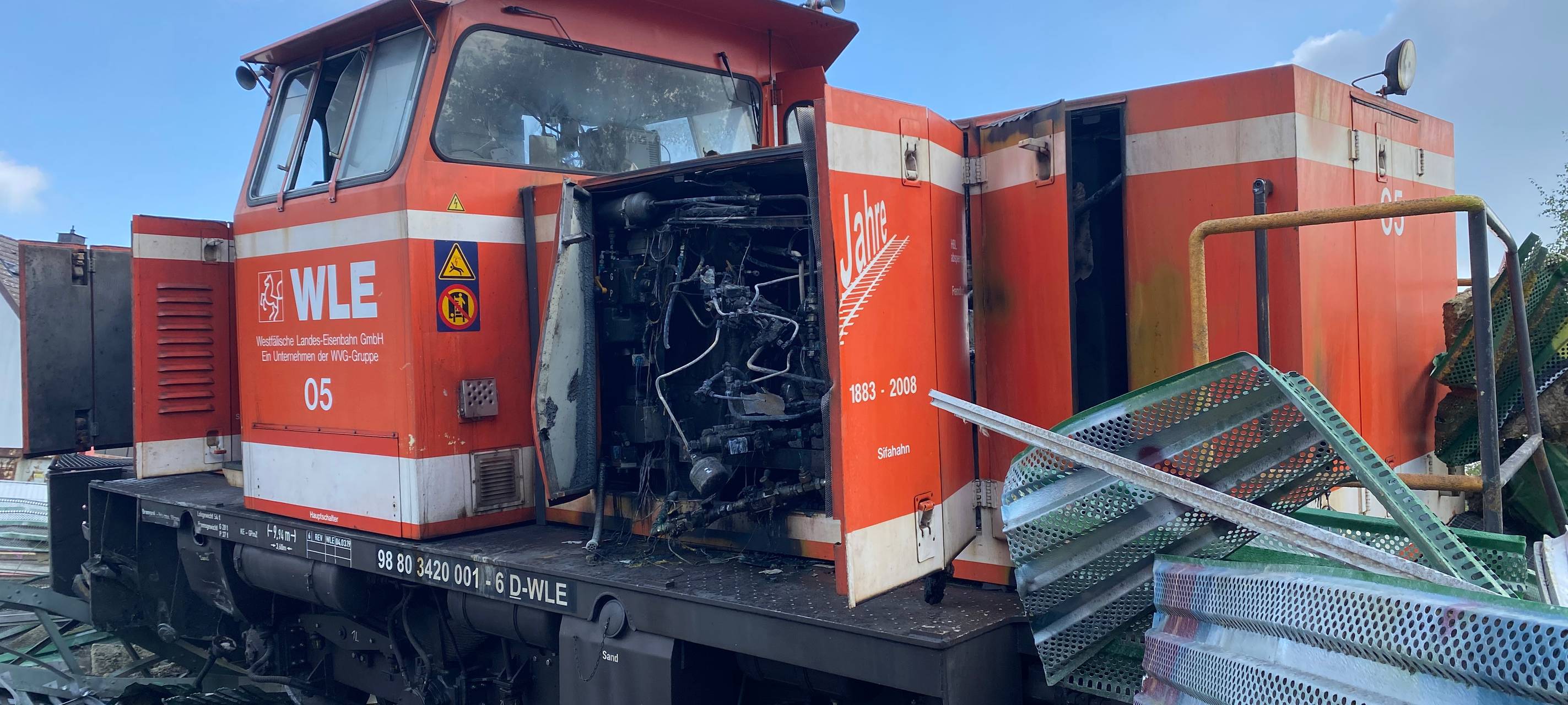 In Geseke laufen die Aufräumarbeiten nach dem tragischen Zugunglück.