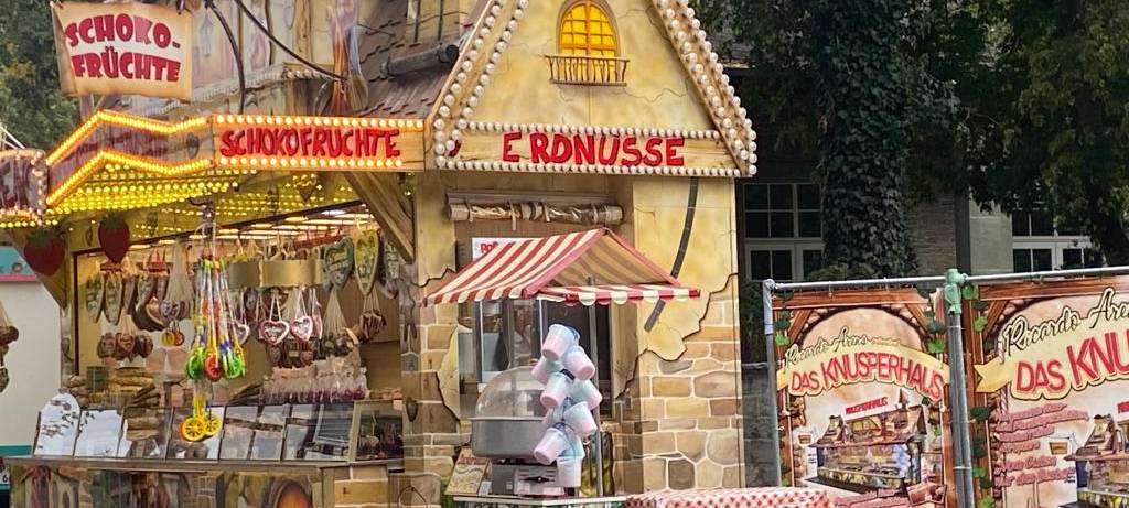 Die Erwitter Schlosskirmes 2023 ist eröffnet.