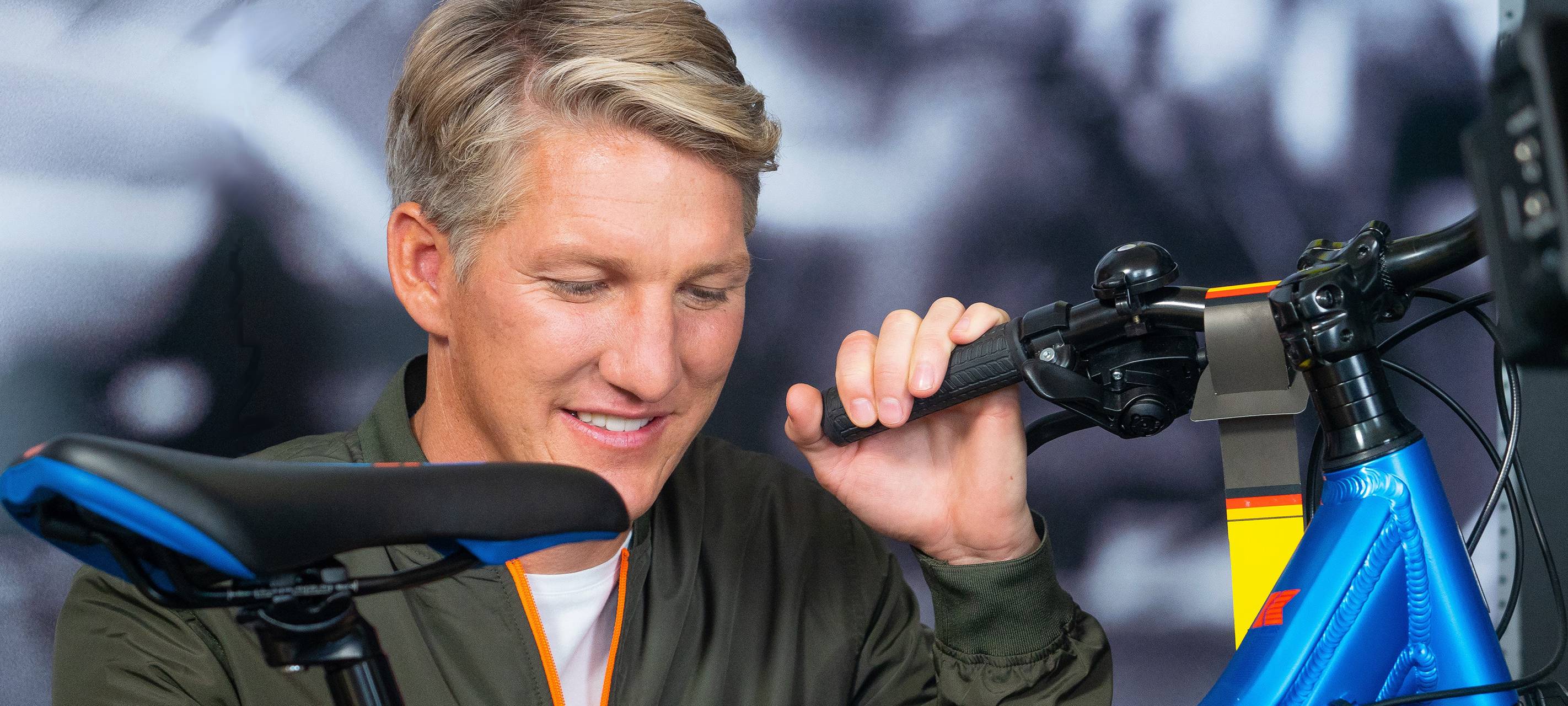 Schweinsteiger wirbt mit Kettler Fahrrad