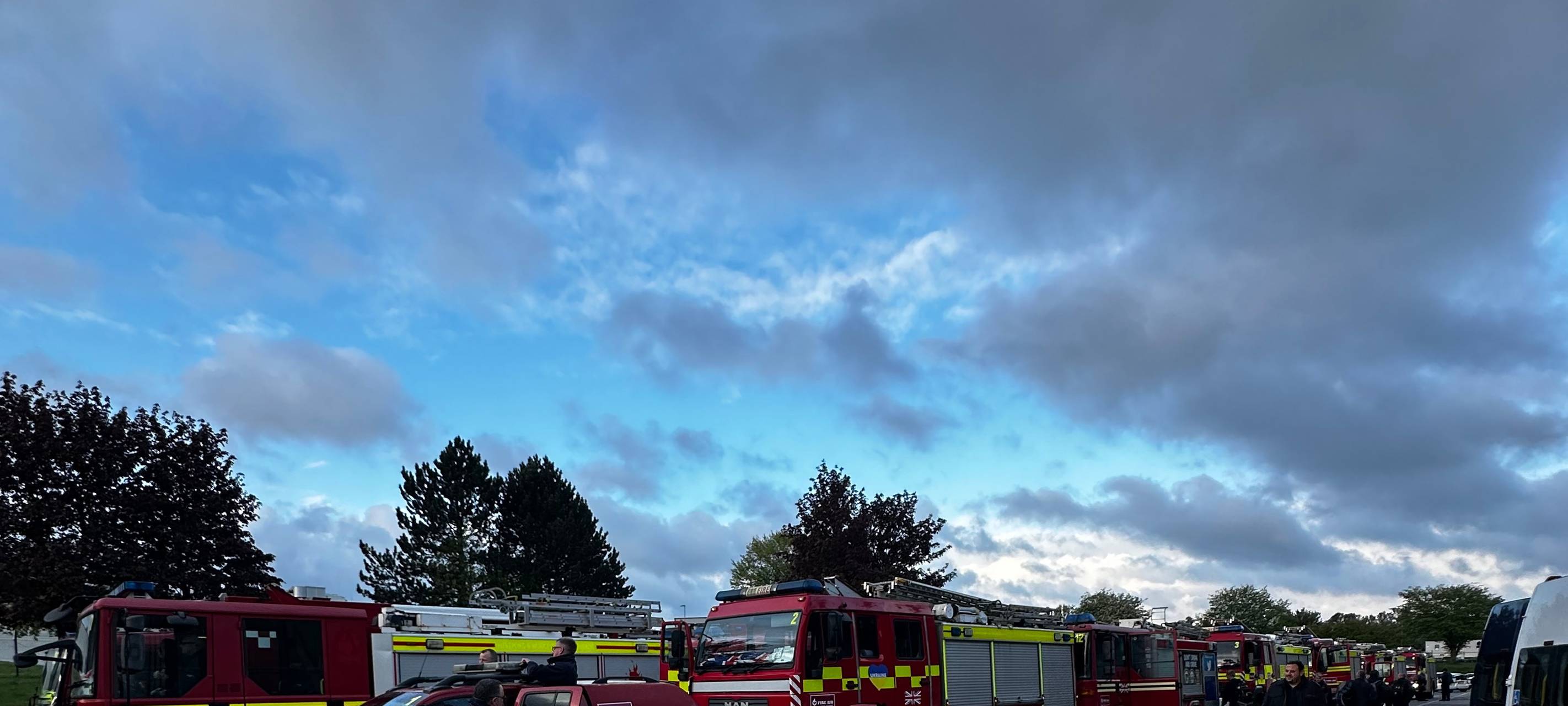 Britischer Feuerwehr-Konvoi fährt durch Soest