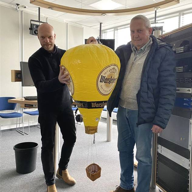 Hans-Willi aus Warstein hat unser "Fundstück der Woche" gewonnen: ein aufblasbarer Heißluftballon von der Warsteiner Montgolfiade. Er möchte ihn seiner Tochter und seiner Enkelin in Köln schenken.