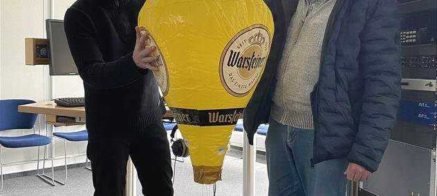 Hans-Willi aus Warstein hat unser "Fundstück der Woche" gewonnen: ein aufblasbarer Heißluftballon von der Warsteiner Montgolfiade. Er möchte ihn seiner Tochter und seiner Enkelin in Köln schenken.