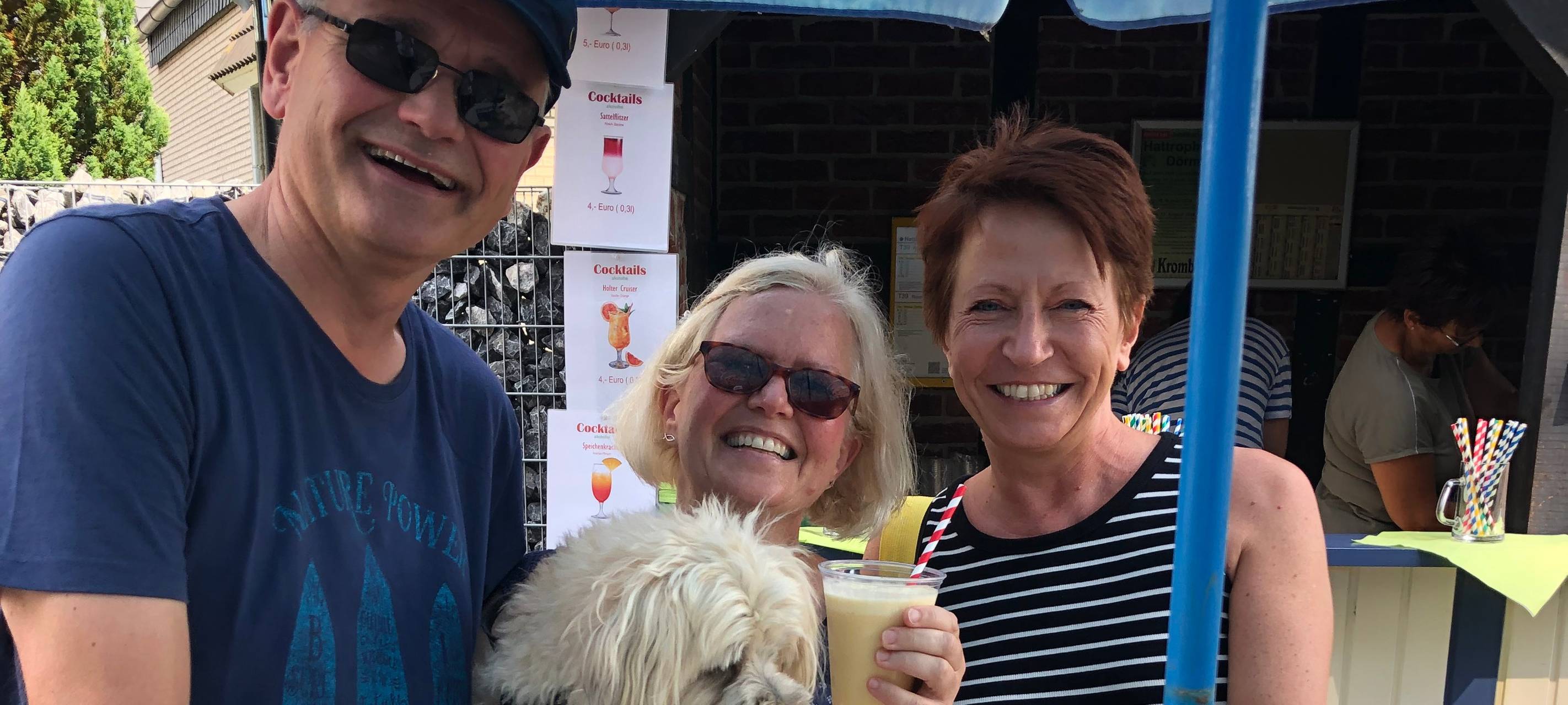 Viele Radler nutzten die Raststation in Hattropholsen für eine Erfrischung.