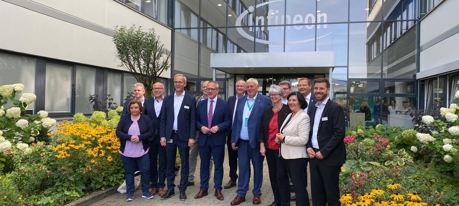Minister Laumann bei Infineon in Warstein
