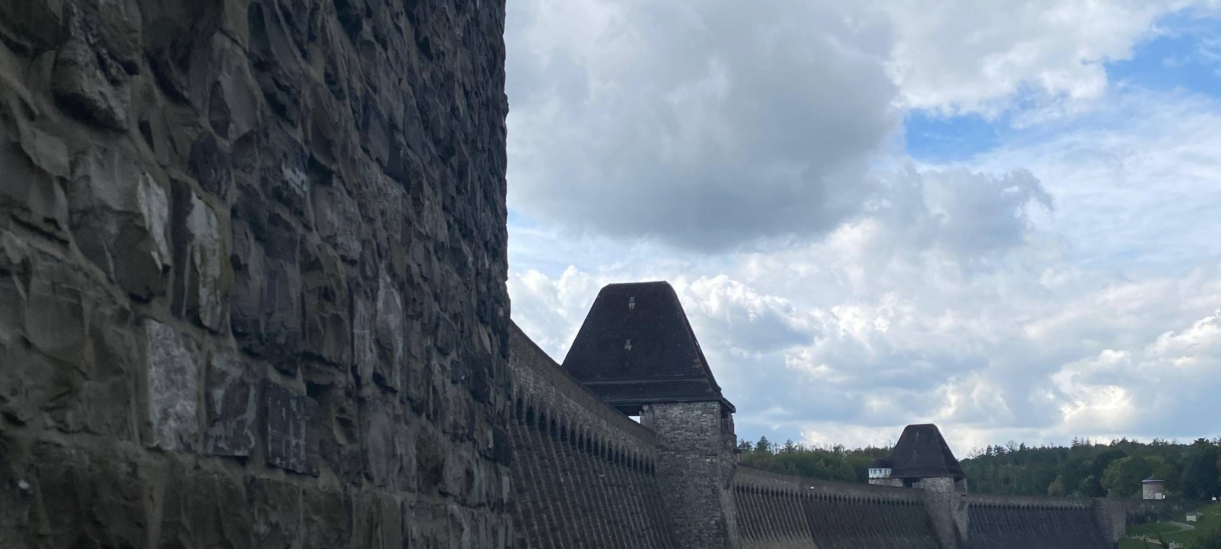 Die Talsperre am Möhnesee.