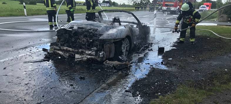 Brennender Porsche im Lippetal