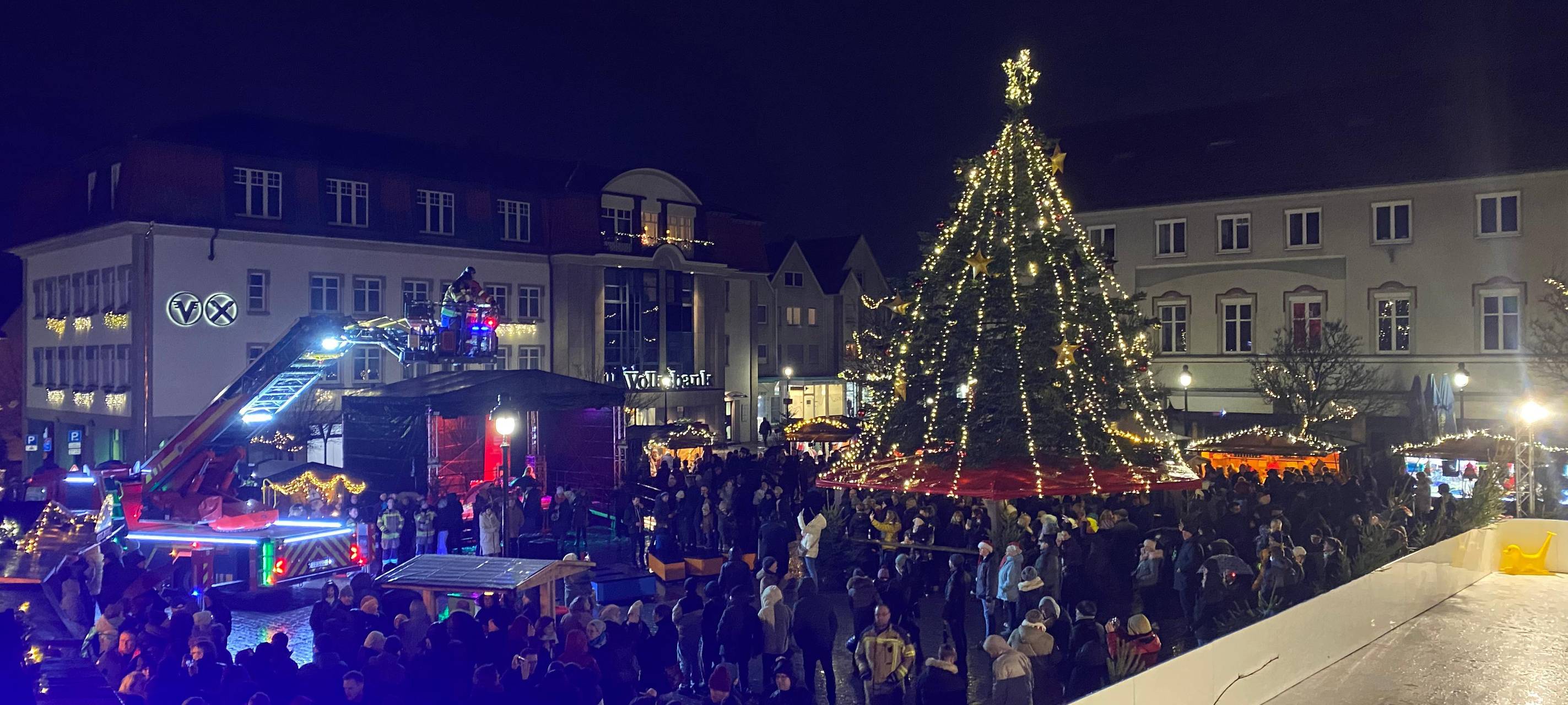 Adventsleuchten 2024 Franzi und Denise