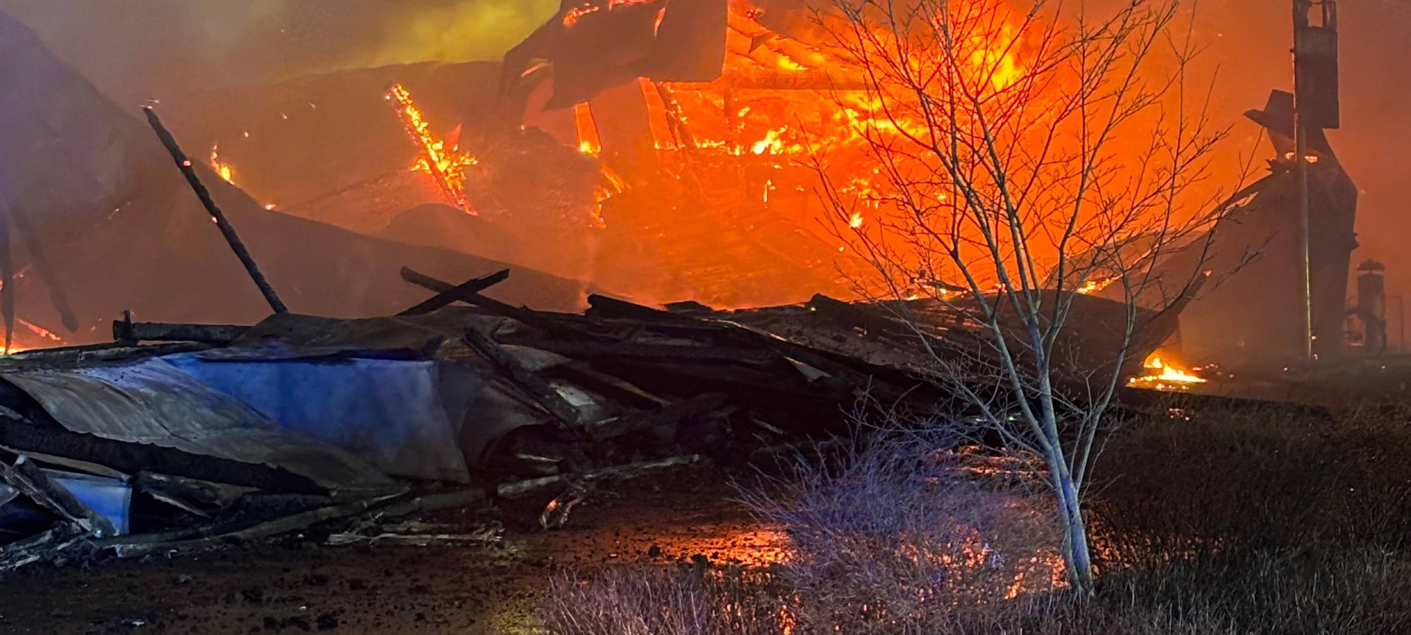 Großbrand der Tennishalle am Dasselwall in Soest