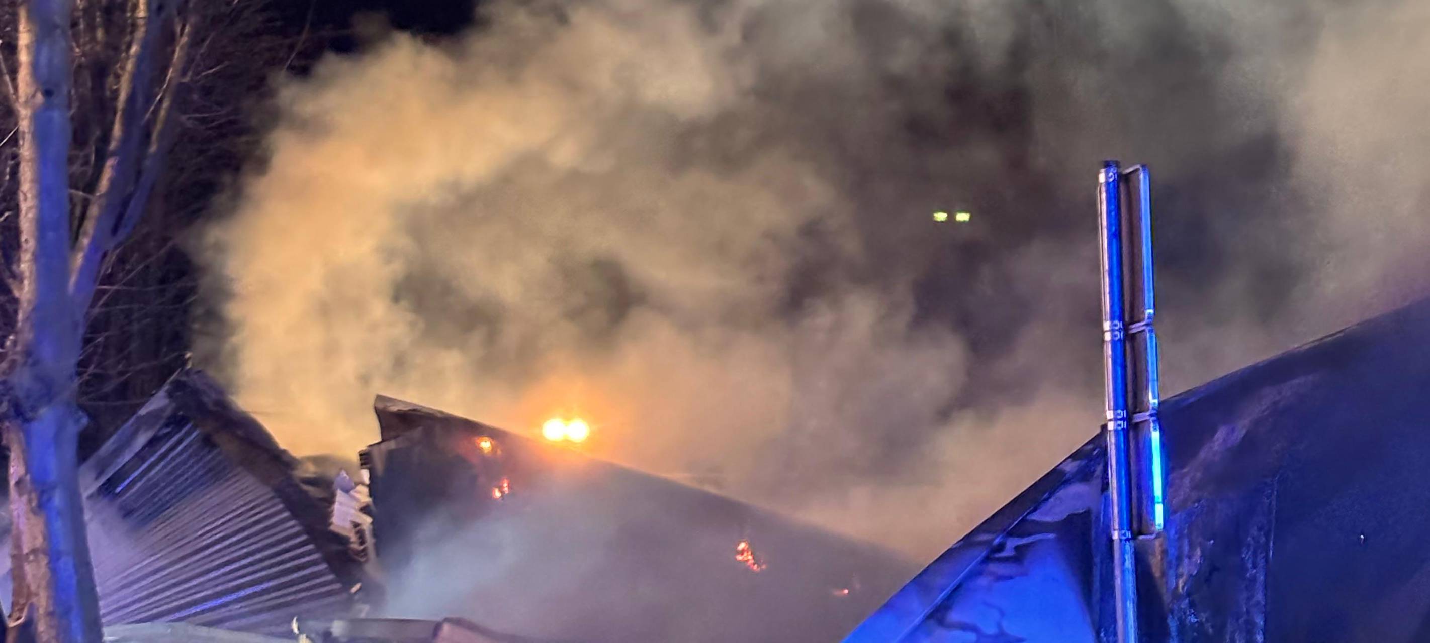 Großbrand der Tennishalle am Dasselwall in Soest