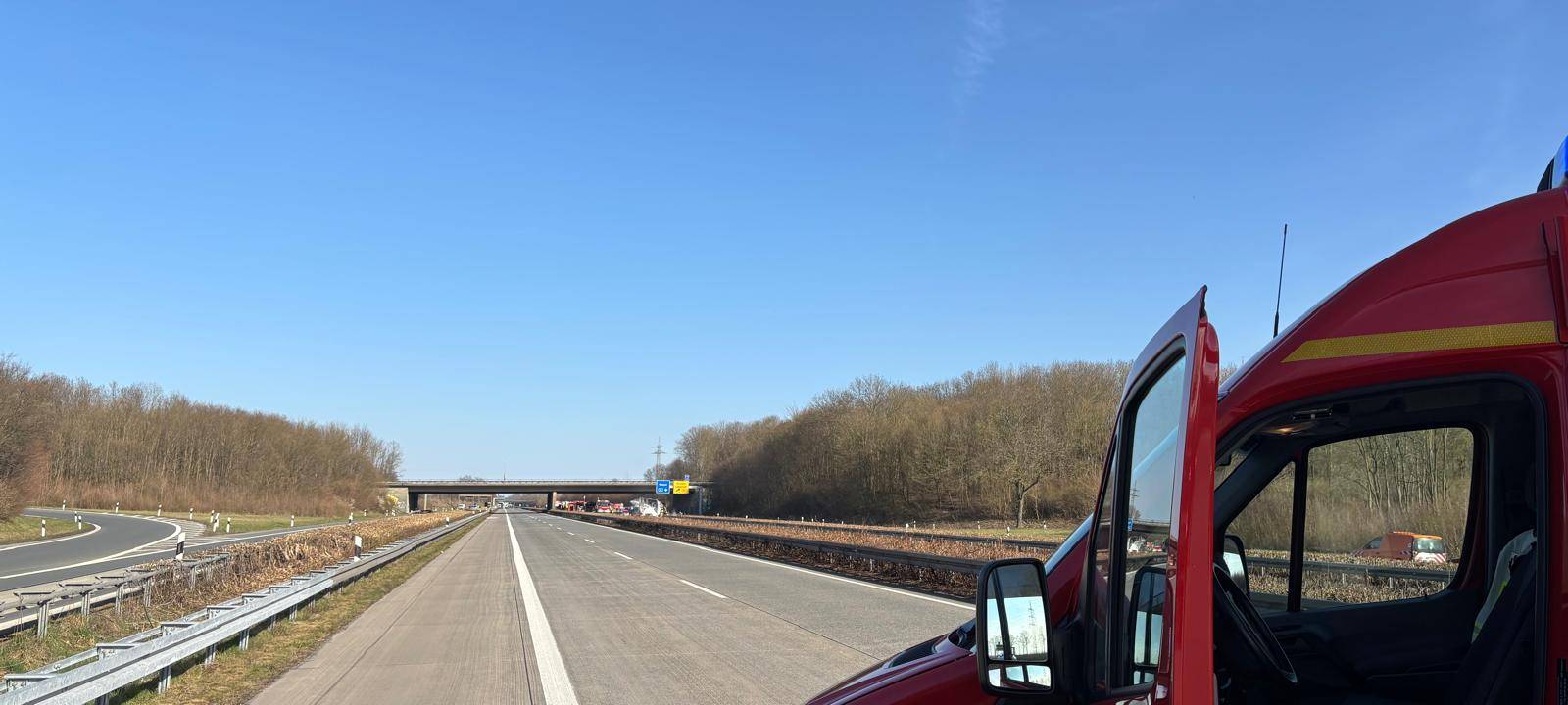 A44: LKW-Brand im Kreuz Erwitte-Anröchte