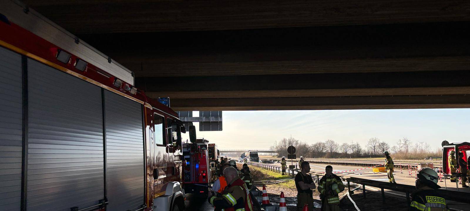 A44: LKW-Brand im Kreuz Erwitte-Anröchte