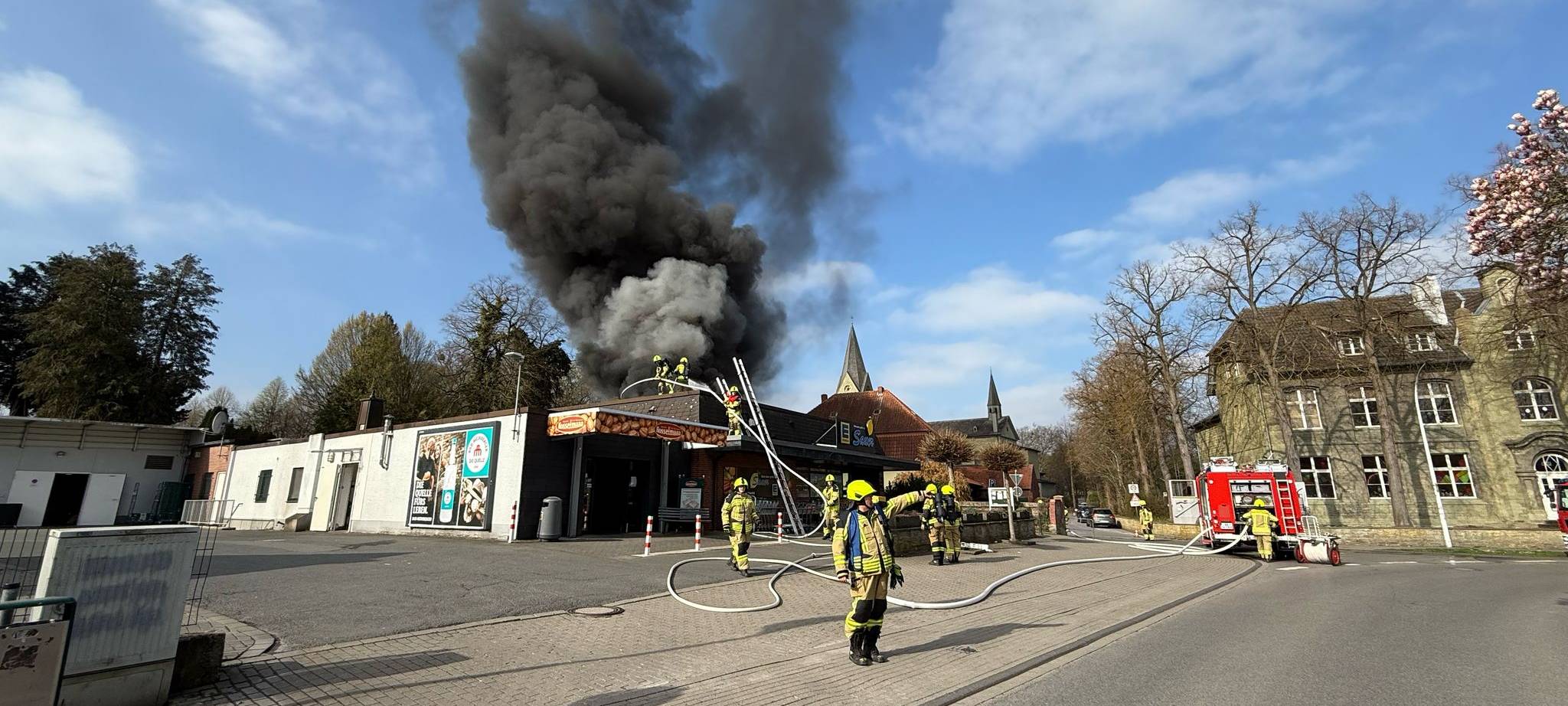 Brand in Edeka-Markt in Werl-Westönnen